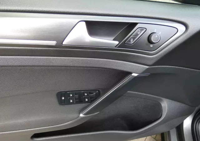 VOLKSWAGEN Golf VII 2.0 TDI BMT GTD