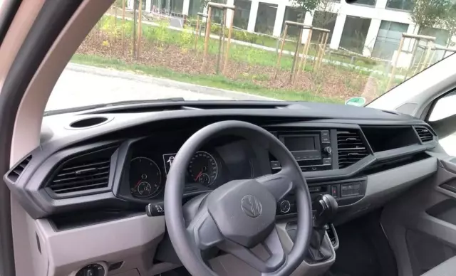 VOLKSWAGEN Transporter 