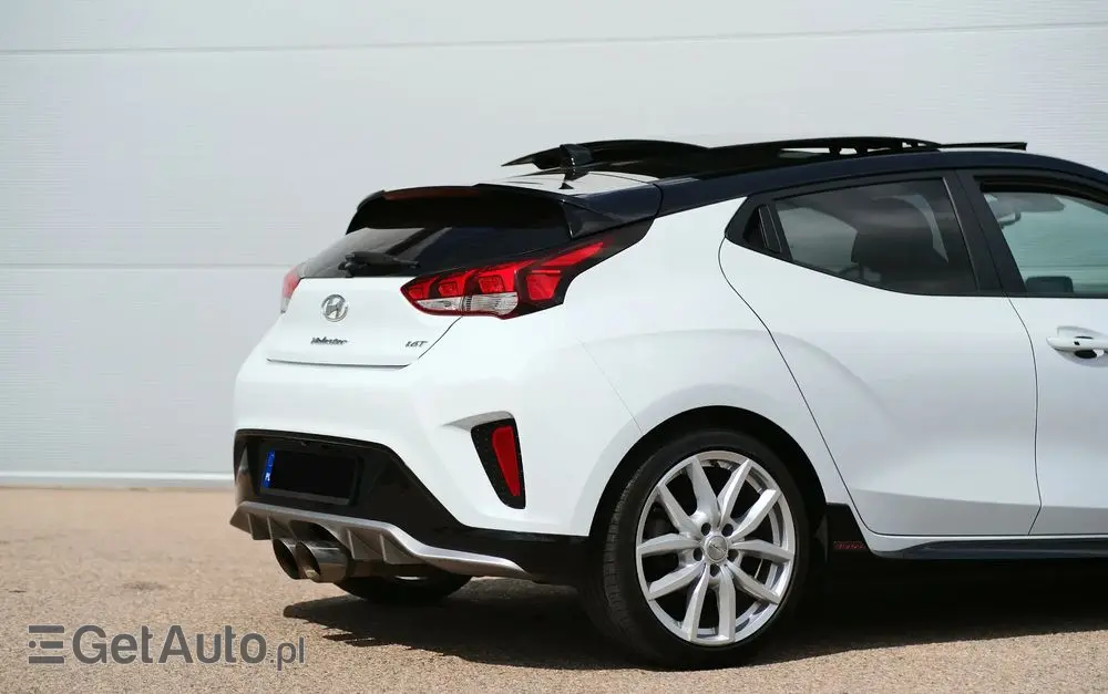 HYUNDAI Veloster 