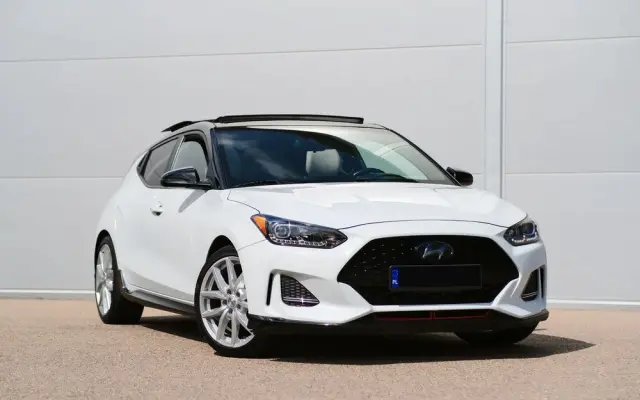 HYUNDAI Veloster 