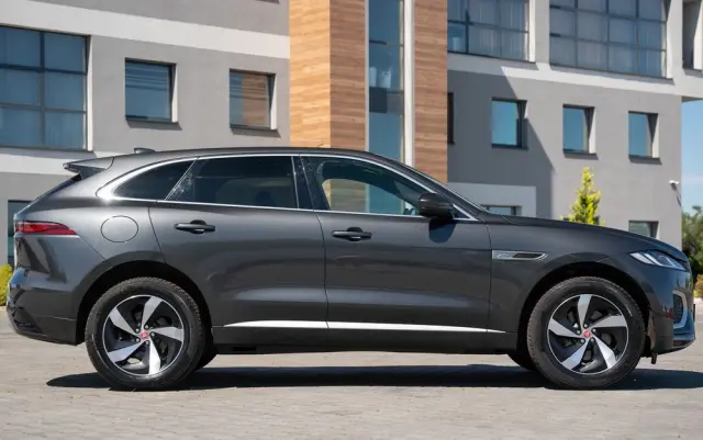 JAGUAR F-Pace D165 AWD R-Dynamic S