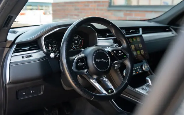 JAGUAR F-Pace D165 AWD R-Dynamic S