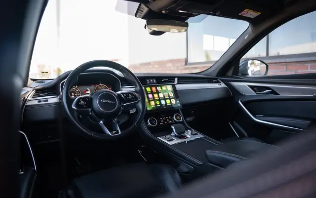 JAGUAR F-Pace D165 AWD R-Dynamic S