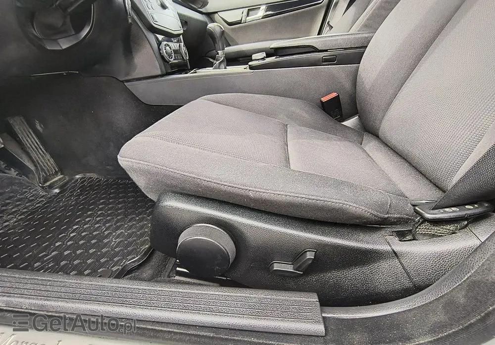 MERCEDES-BENZ Klasa C 180 Kompressor Elegance