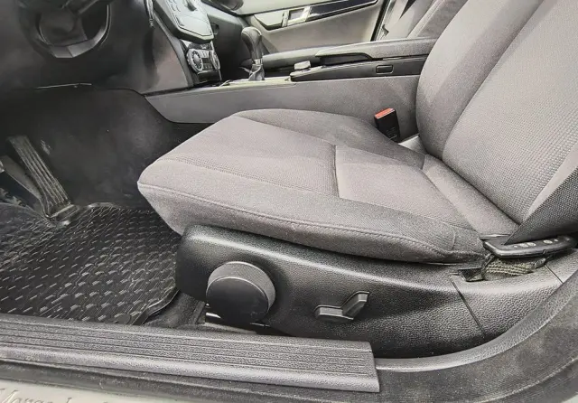 MERCEDES-BENZ Klasa C 180 Kompressor Elegance