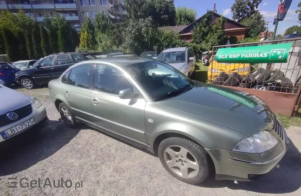 VOLKSWAGEN Passat 2.5 TDI (150 KM)