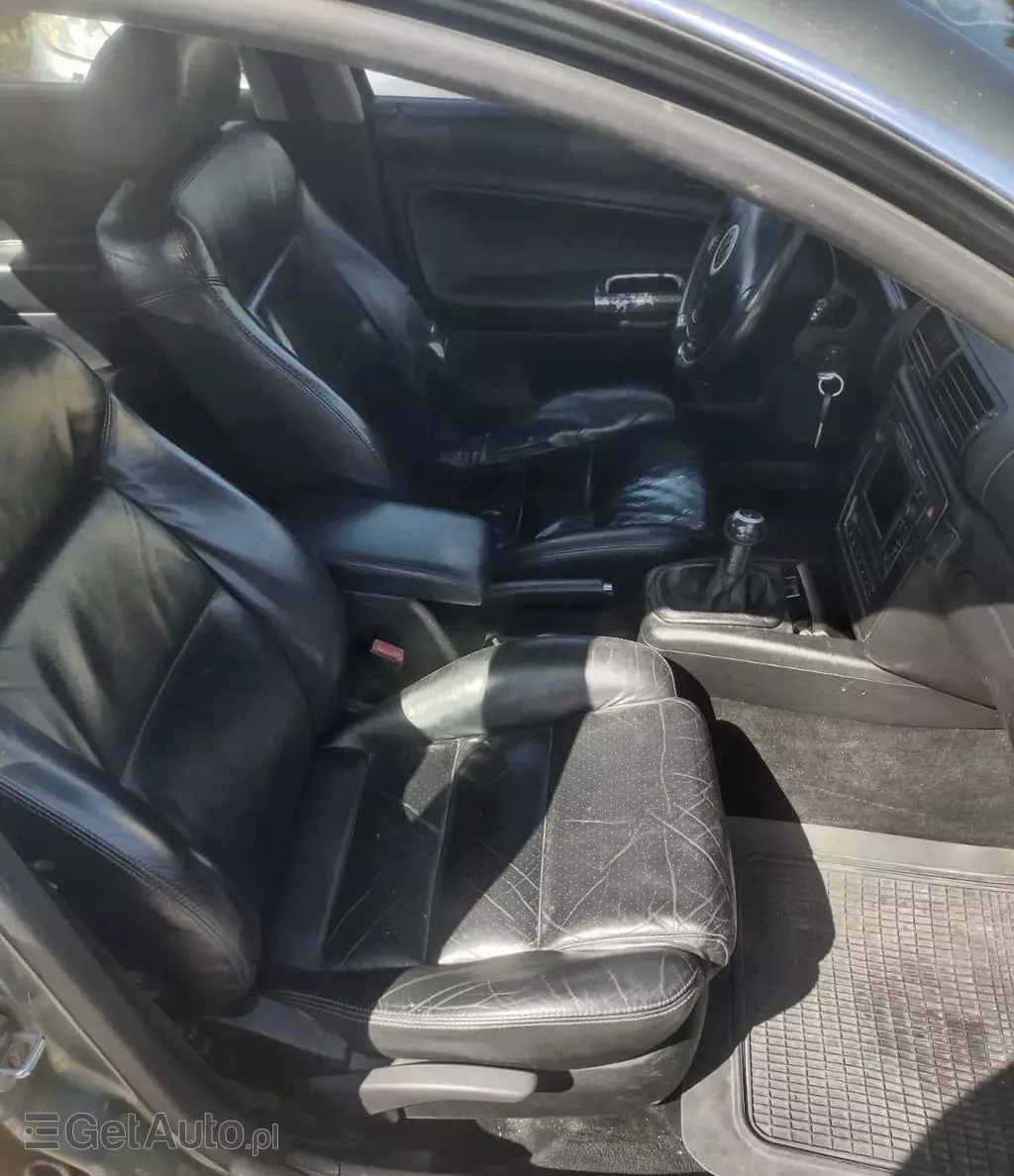 VOLKSWAGEN Passat 2.5 TDI (150 KM)