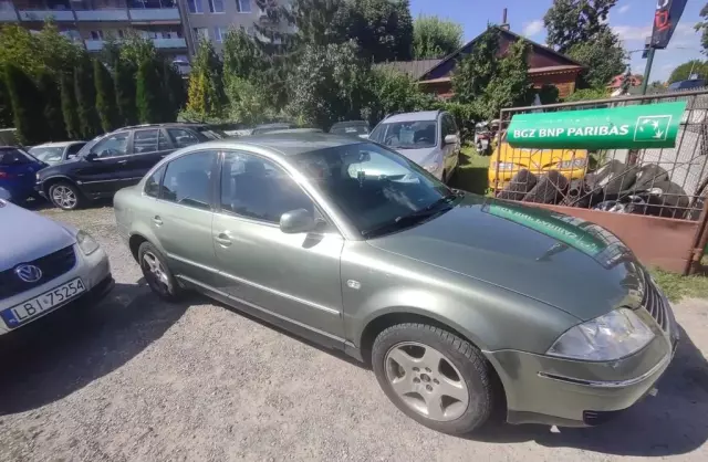 VOLKSWAGEN Passat 2.5 TDI (150 KM)