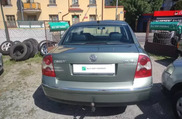 VOLKSWAGEN Passat 2.5 TDI (150 KM)