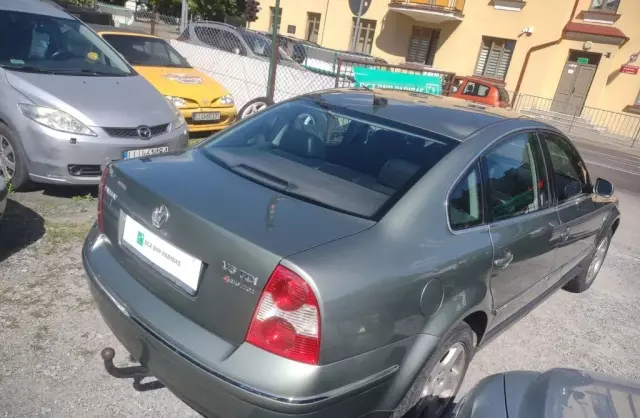 VOLKSWAGEN Passat 2.5 TDI (150 KM)