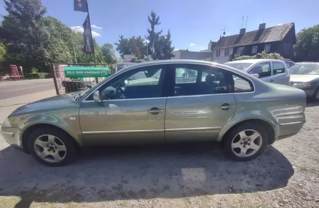 VOLKSWAGEN Passat 2.5 TDI (150 KM)