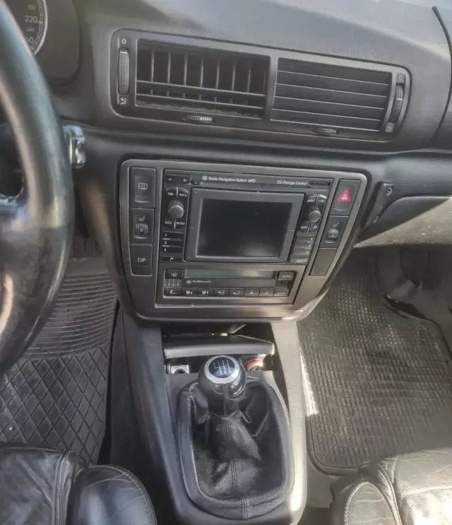 VOLKSWAGEN Passat 2.5 TDI (150 KM)