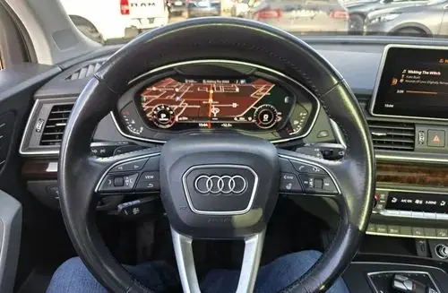 AUDI Q5 