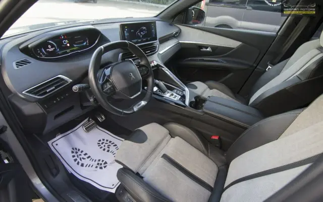 PEUGEOT 3008 1.6 PureTech Hybrid4 PHEV GT Pack S&S EAT8