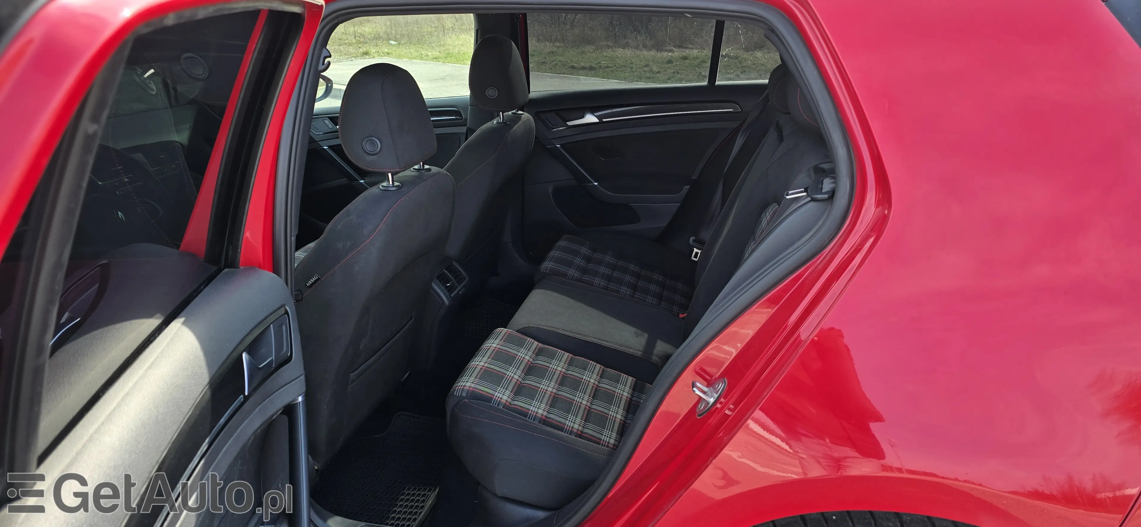 VOLKSWAGEN Golf GTI DSG