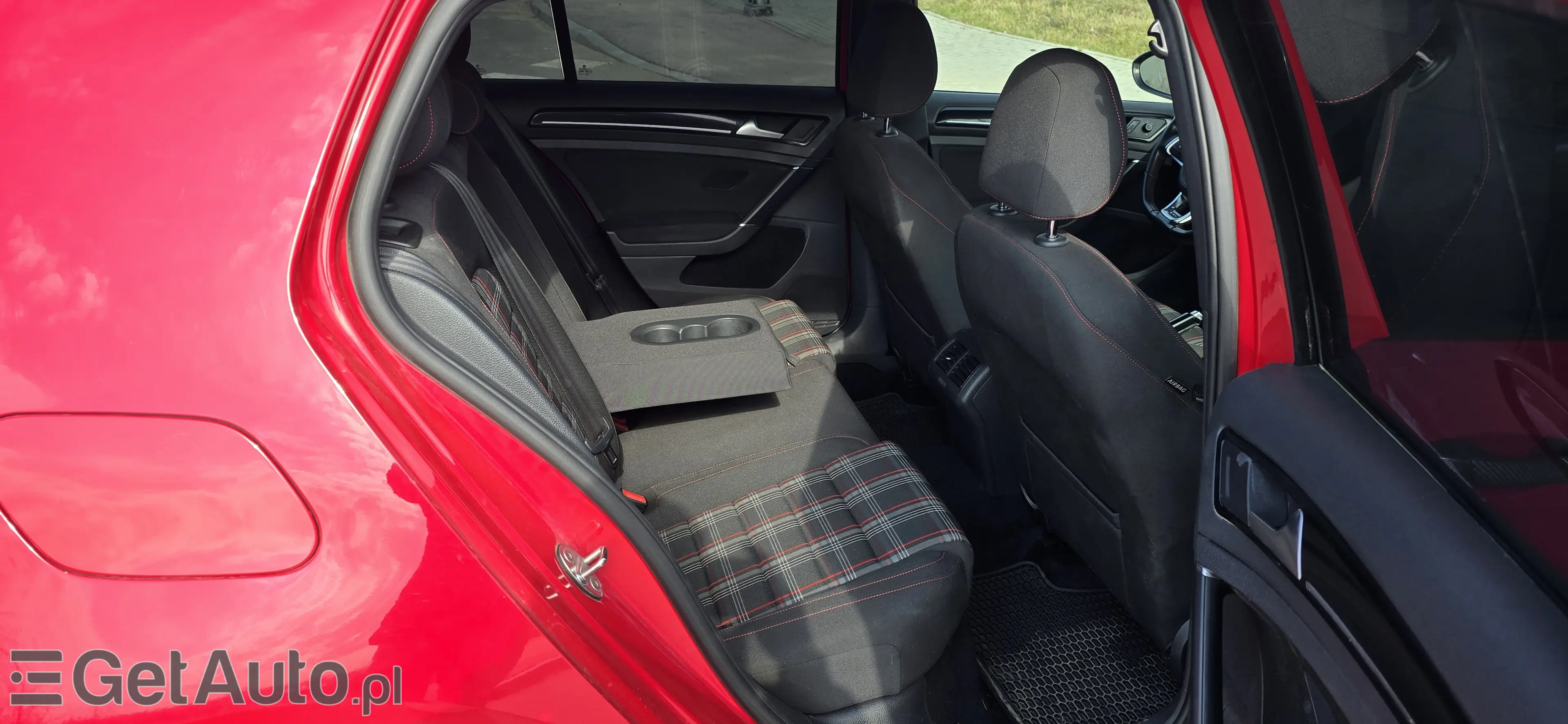 VOLKSWAGEN Golf GTI DSG