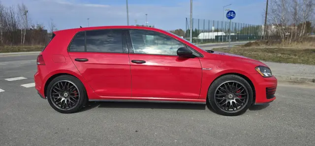 VOLKSWAGEN Golf GTI DSG