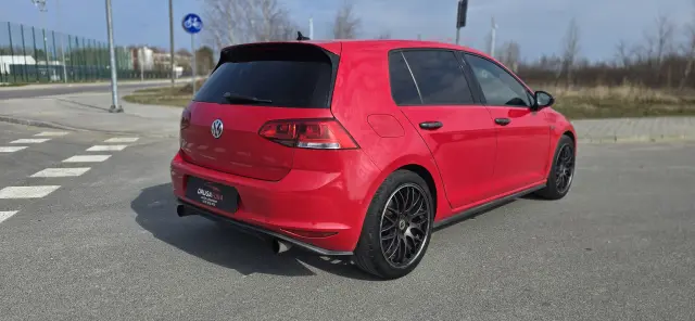 VOLKSWAGEN Golf GTI DSG