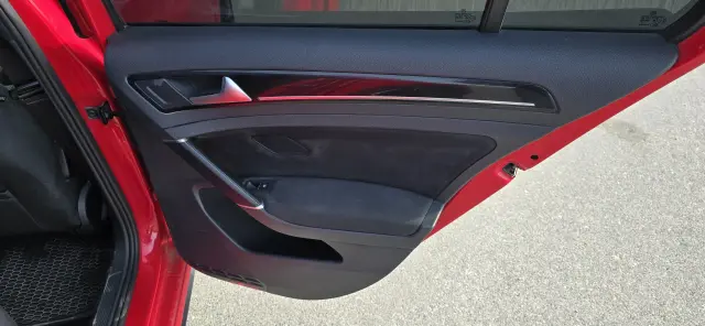 VOLKSWAGEN Golf GTI DSG