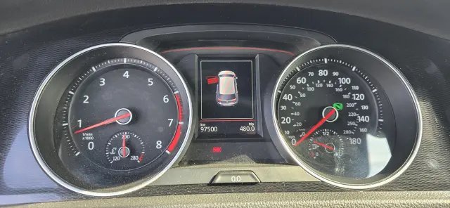 VOLKSWAGEN Golf GTI DSG