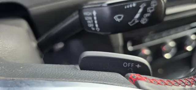 VOLKSWAGEN Golf GTI DSG