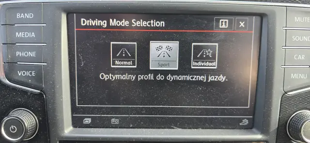 VOLKSWAGEN Golf GTI DSG