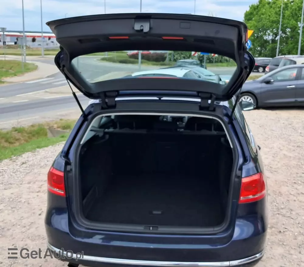 VOLKSWAGEN Passat Variant 1.4 TSI DSG BlueMotion Technology Business Edition