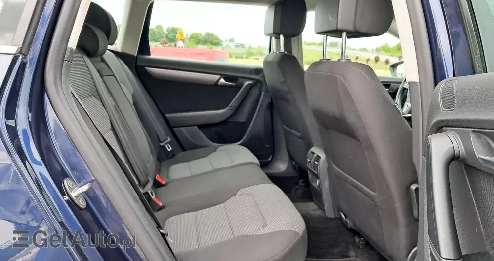 VOLKSWAGEN Passat Variant 1.4 TSI DSG BlueMotion Technology Business Edition