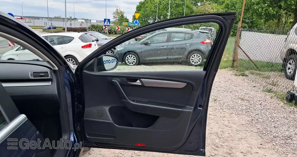 VOLKSWAGEN Passat Variant 1.4 TSI DSG BlueMotion Technology Business Edition