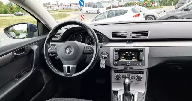 VOLKSWAGEN Passat Variant 1.4 TSI DSG BlueMotion Technology Business Edition