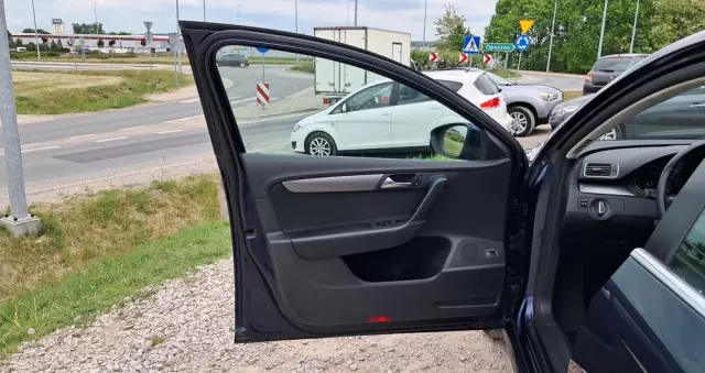 VOLKSWAGEN Passat Variant 1.4 TSI DSG BlueMotion Technology Business Edition