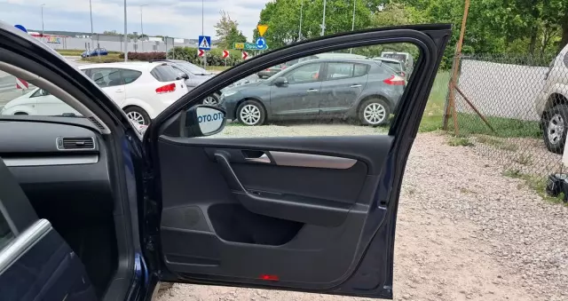 VOLKSWAGEN Passat Variant 1.4 TSI DSG BlueMotion Technology Business Edition