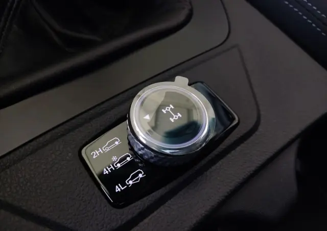 SSANGYONG/KGM Musso Grand 2.2 e-XDi Crystal 4WD