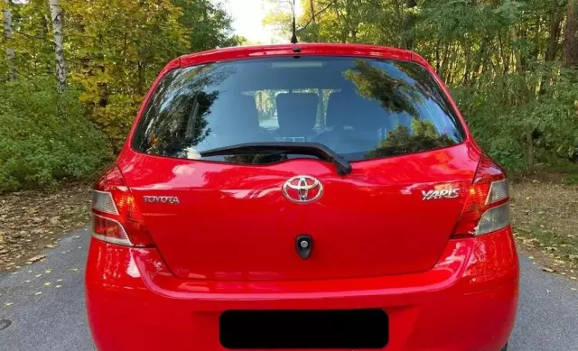 TOYOTA Yaris 