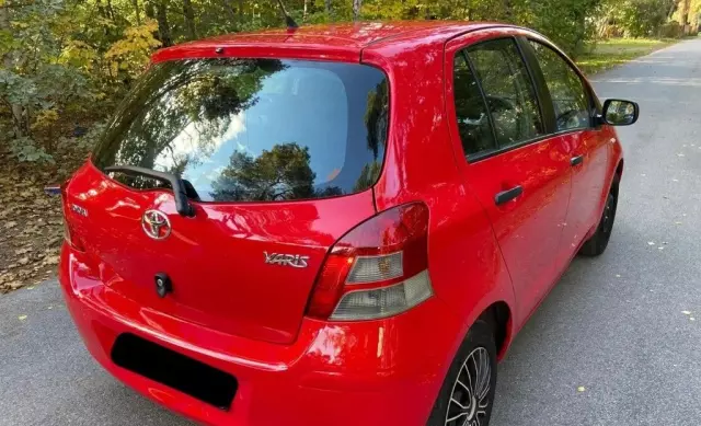 TOYOTA Yaris 