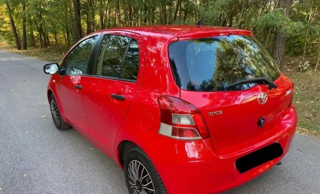 TOYOTA Yaris 