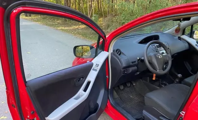 TOYOTA Yaris 