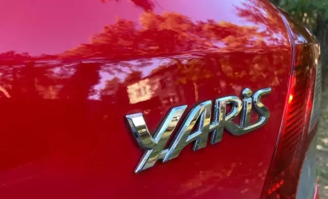 TOYOTA Yaris 