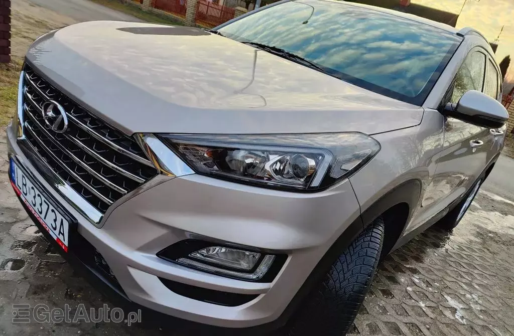 HYUNDAI Tucson 