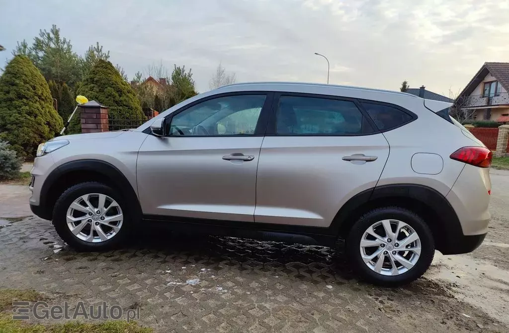 HYUNDAI Tucson 
