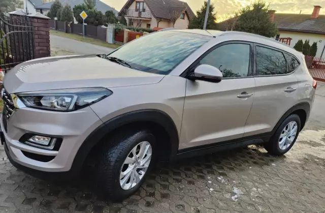 HYUNDAI Tucson 