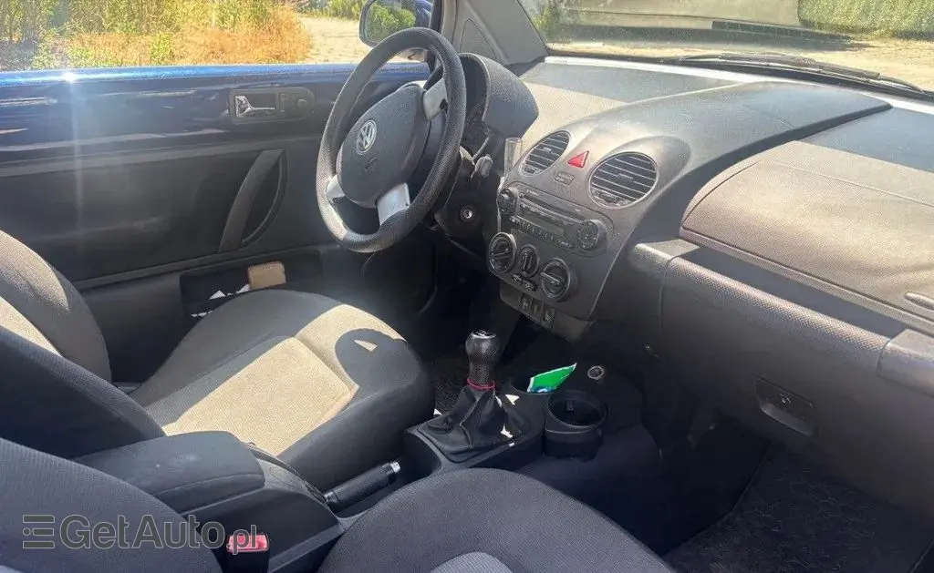 VOLKSWAGEN New Beetle 