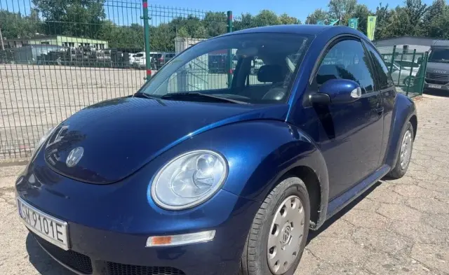 VOLKSWAGEN New Beetle 