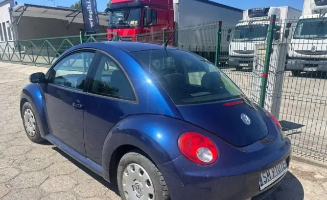VOLKSWAGEN New Beetle 