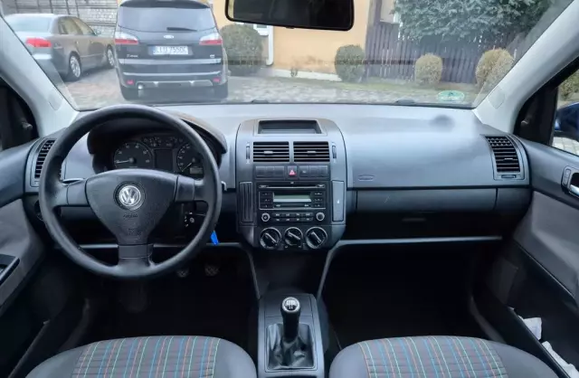 VOLKSWAGEN Polo 