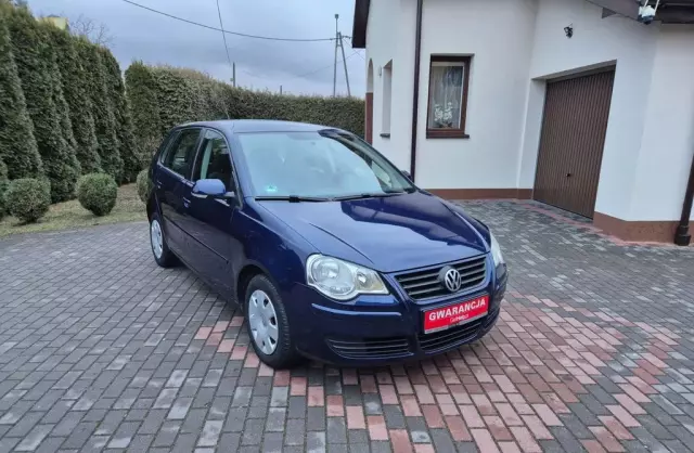 VOLKSWAGEN Polo 
