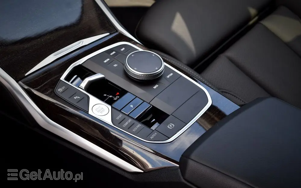 BMW Seria 3 320d xDrive Luxury Line sport