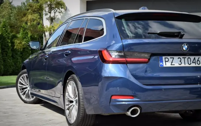 BMW Seria 3 320d xDrive Luxury Line sport