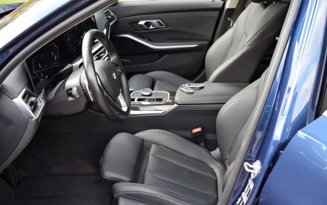 BMW Seria 3 320d xDrive Luxury Line sport