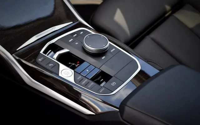 BMW Seria 3 320d xDrive Luxury Line sport